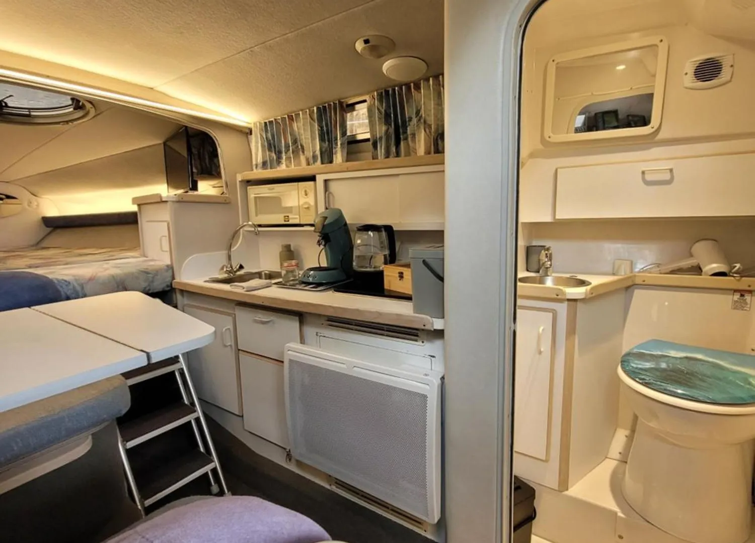 Bateau Sur Terre Pres Du Bassin Hotel Capvern 0*,  France