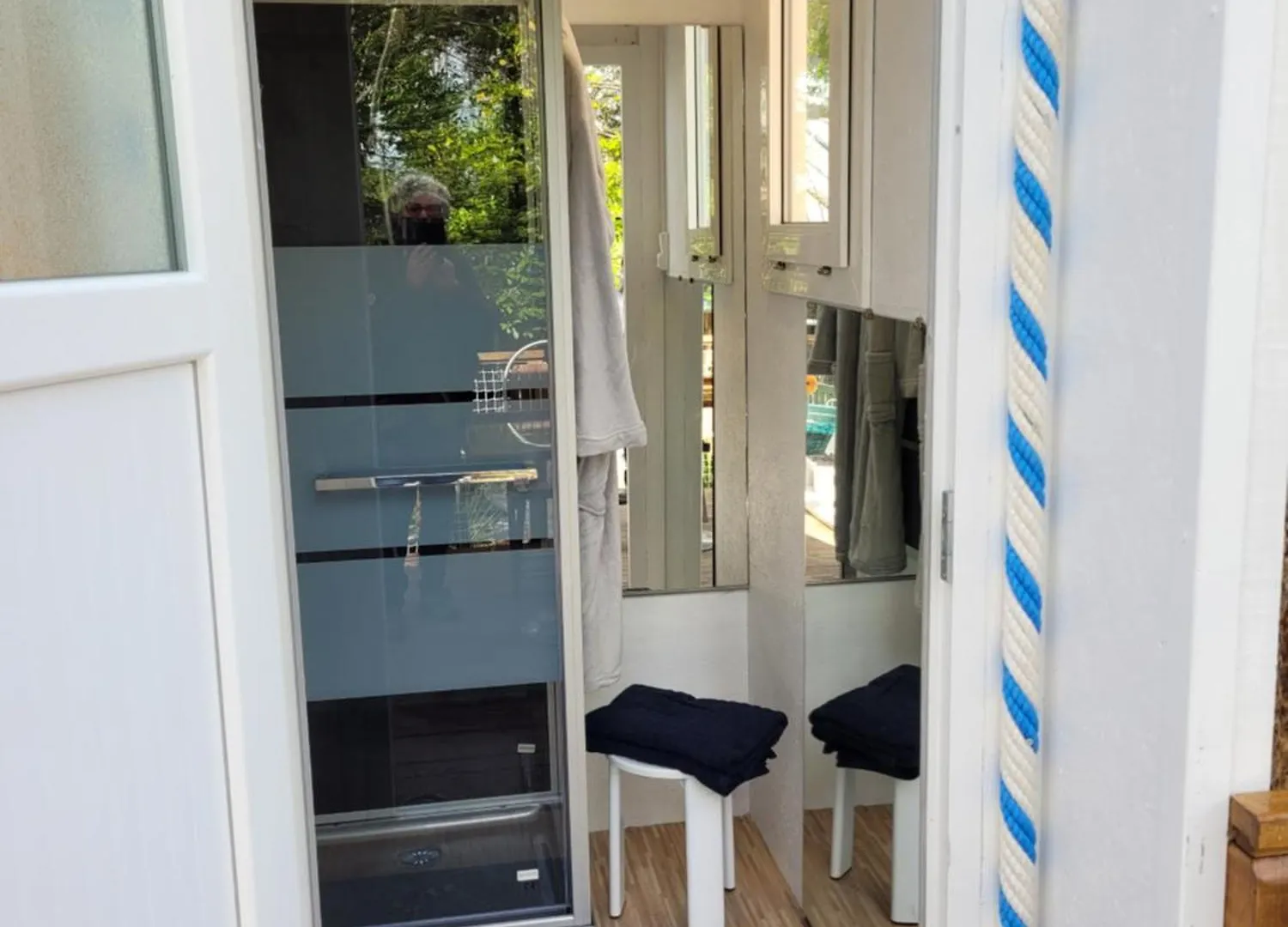 Bateau Sur Terre Pres Du Bassin Hotell Capvern 0*,  Frankrike
